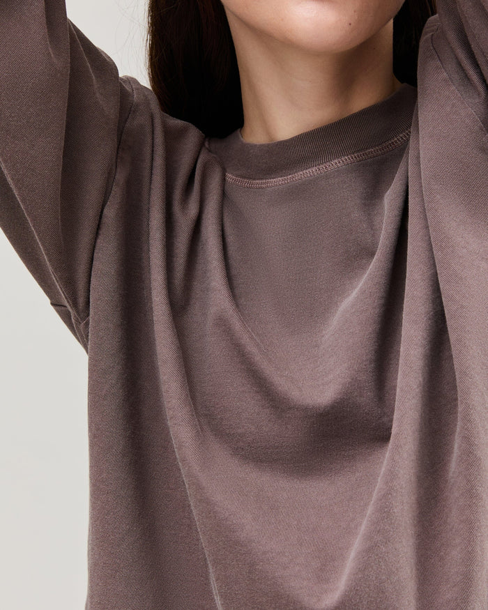 Women's Relaxed Crop Long Sleeve Tee in Stretch Limo (Black) | Richer Poorer