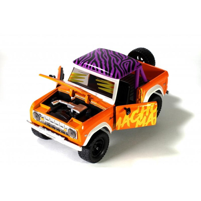 WWE - 1973 Ford Bronco with Macho Man (Randy Savage) Figure Hollywood Rides 1:24 Scale Die Cast Vehicle