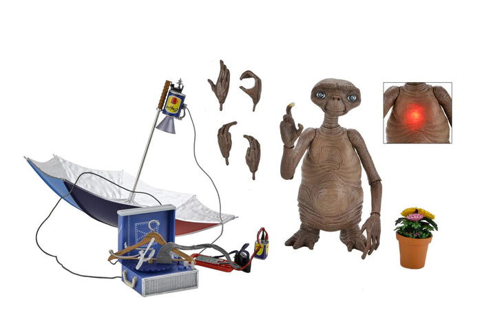 E.T. 40th Anniversary Deluxe Ultimate 7 Inch Scale Action Figure - E.T. with LED Chest