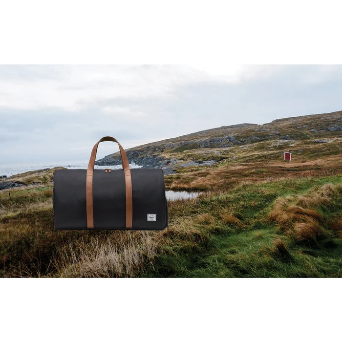 Herschel Novel Duffle Black color