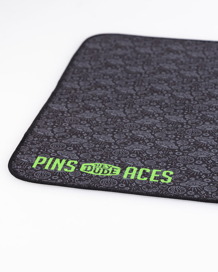 HEYDUDE - Black Hole Towel