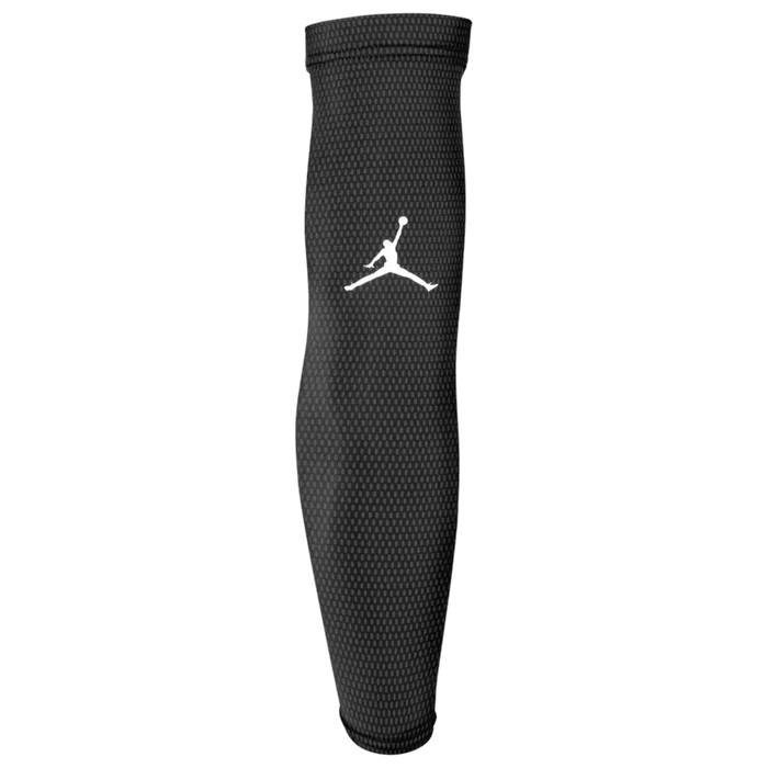 Jordan Men DF Fly Grip Sleeve black color.