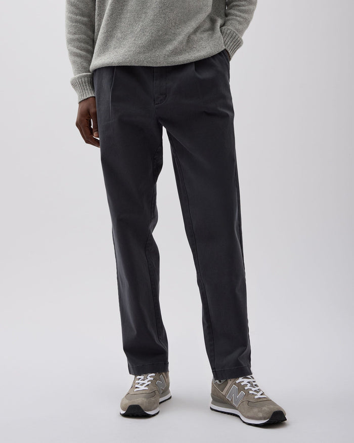Mens Pleated Lightweight Chino - Stretch Cotton Twill - Black