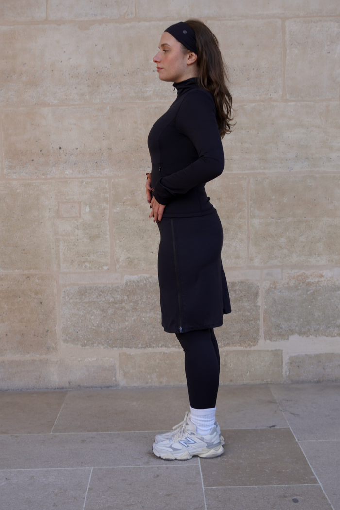 Close-up of the functional zipper on the 20-inch modest sport skirt, designed for flexibility and mobility in modest activewear.
