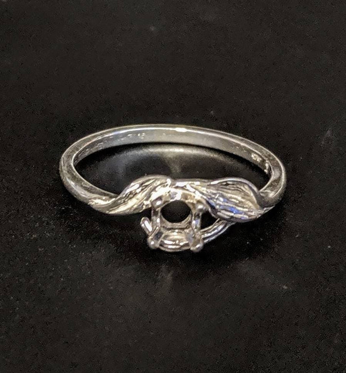 Sterling Silver or Solid 14kt Gold 4 - 7mm Round Three Leaf Pre-Notched Blank Ring Size 7 shank setting 163-440/143-440