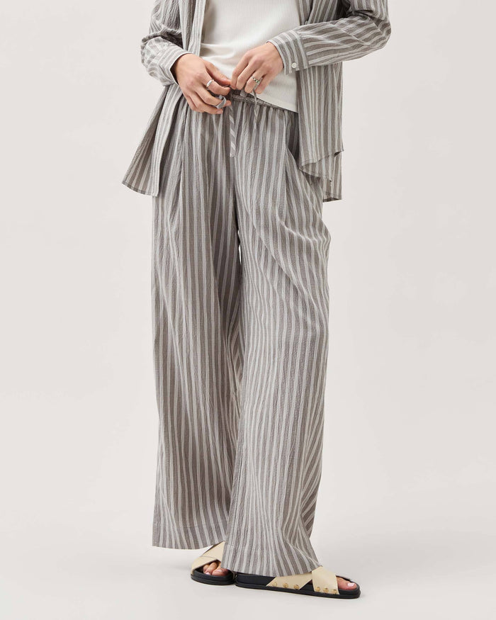 Womens Palermo Pant - Poly Seer Sucker Stripe - Black Stripe