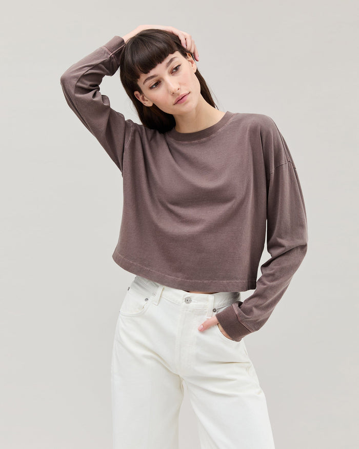 Women's Relaxed Crop Long Sleeve Tee in Stretch Limo (Black) | Richer Poorer