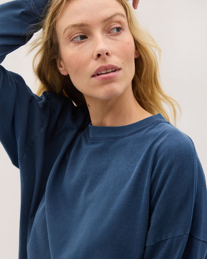 Women's Relaxed Crop Long Sleeve Tee in Burgundy | Richer Poorer