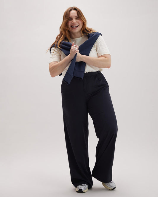 Women's Sophia Wide Leg Trouser in Black (Black) | Richer Poorer