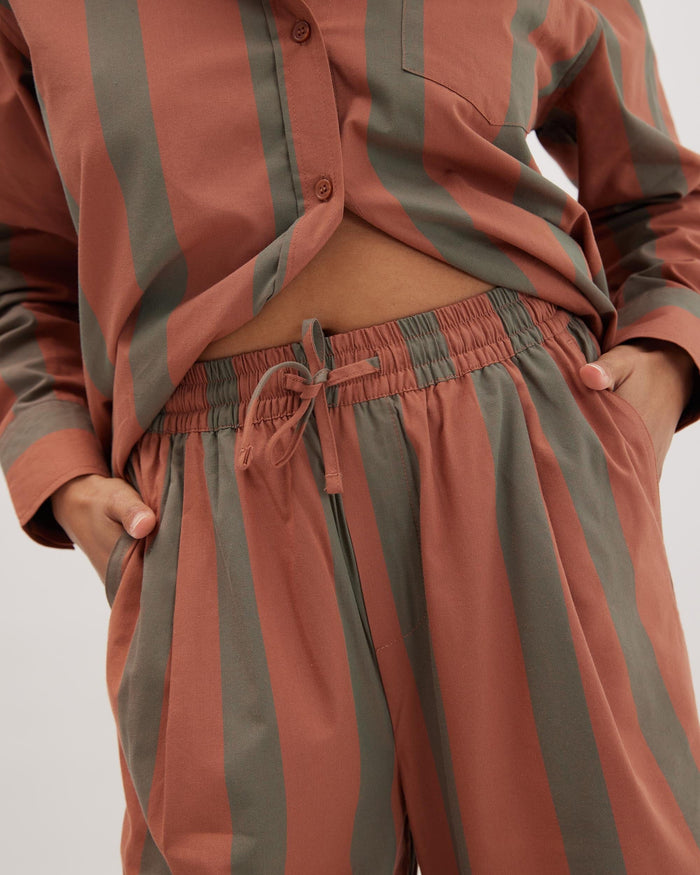 Women's Venice Drawstring Pant in Warm Grey (Grey) | Richer Poorer